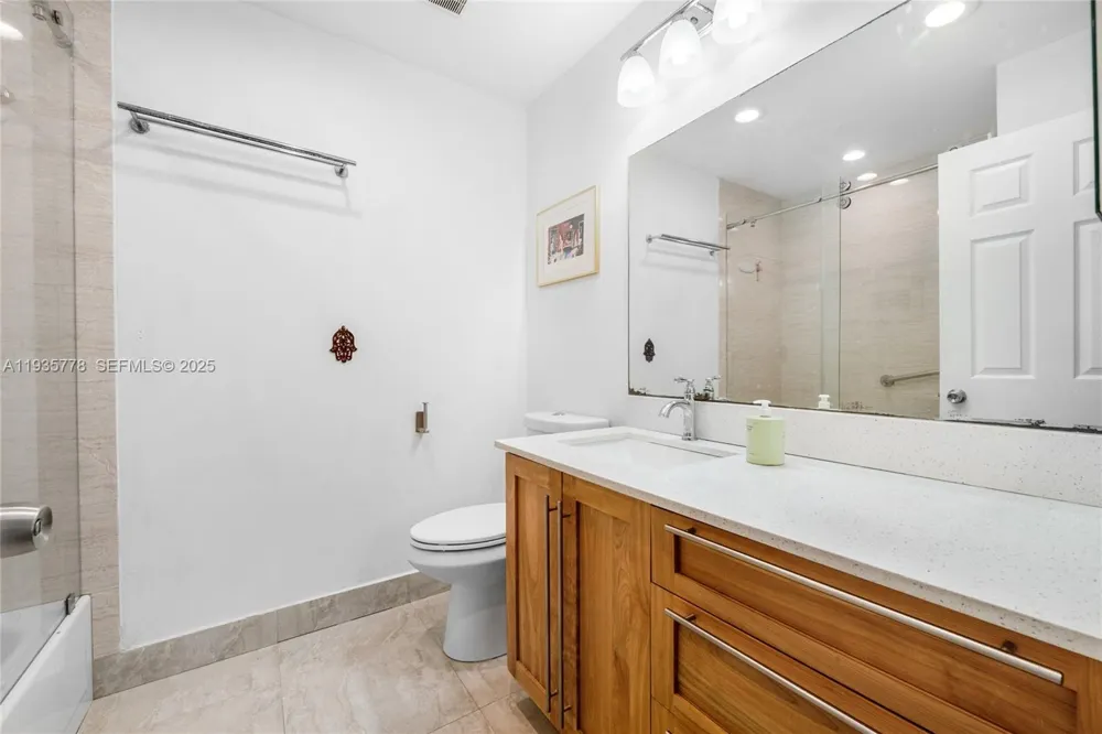 7075 SW 67th Ave #14 South Miami, FL 33143