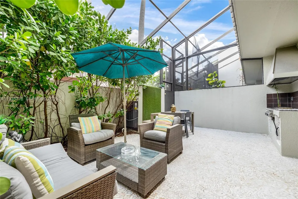 7075 SW 67th Ave #14 South Miami, FL 33143