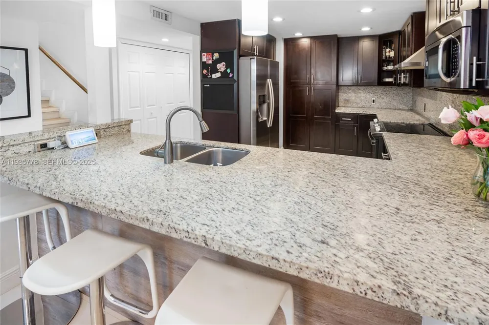 7075 SW 67th Ave #14 South Miami, FL 33143