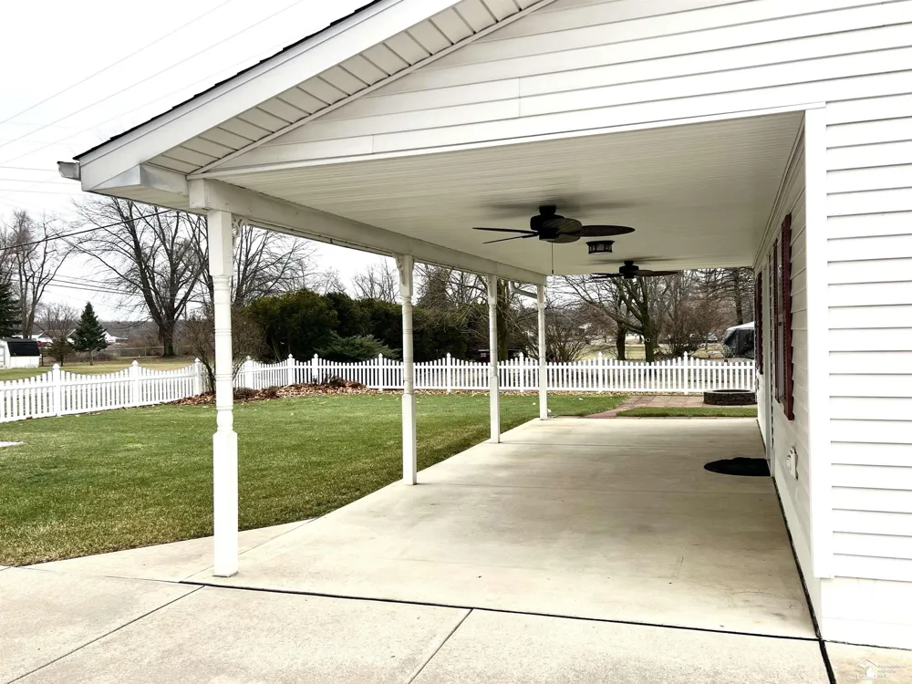 4011 Bluebush Road Raisinville Township, MI 48162