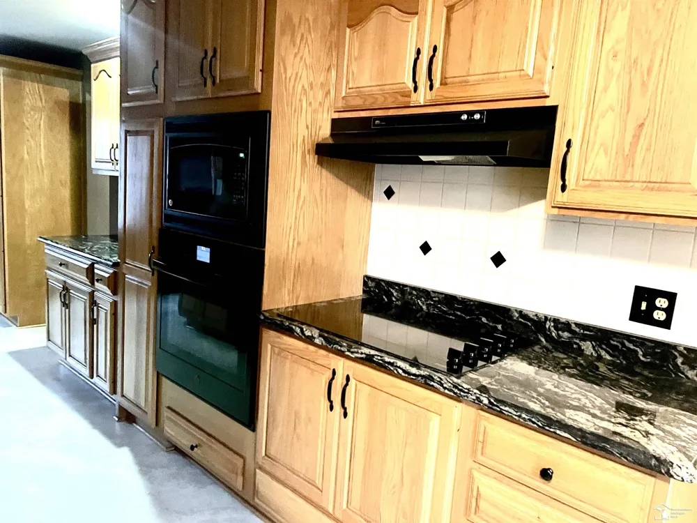 4011 Bluebush Road Raisinville Township, MI 48162