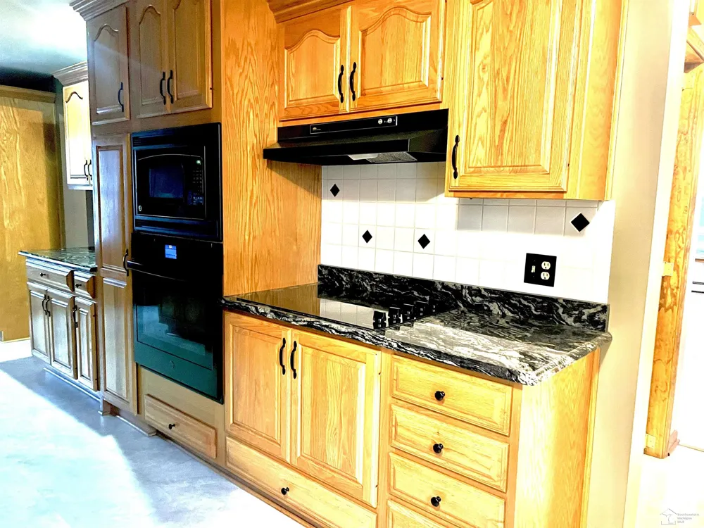 4011 Bluebush Road Raisinville Township, MI 48162