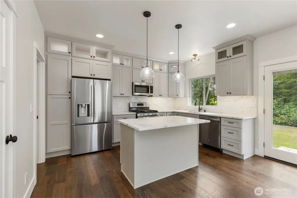 36651 Tamarack Drive NE Hansville, WA 98340