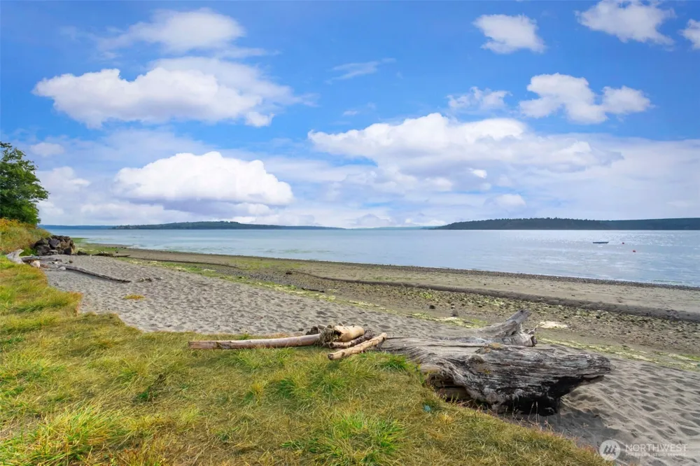 36651 Tamarack Drive NE Hansville, WA 98340