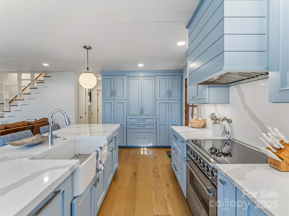 40 Toxaway Landing Drive Lake Toxaway, NC 28747