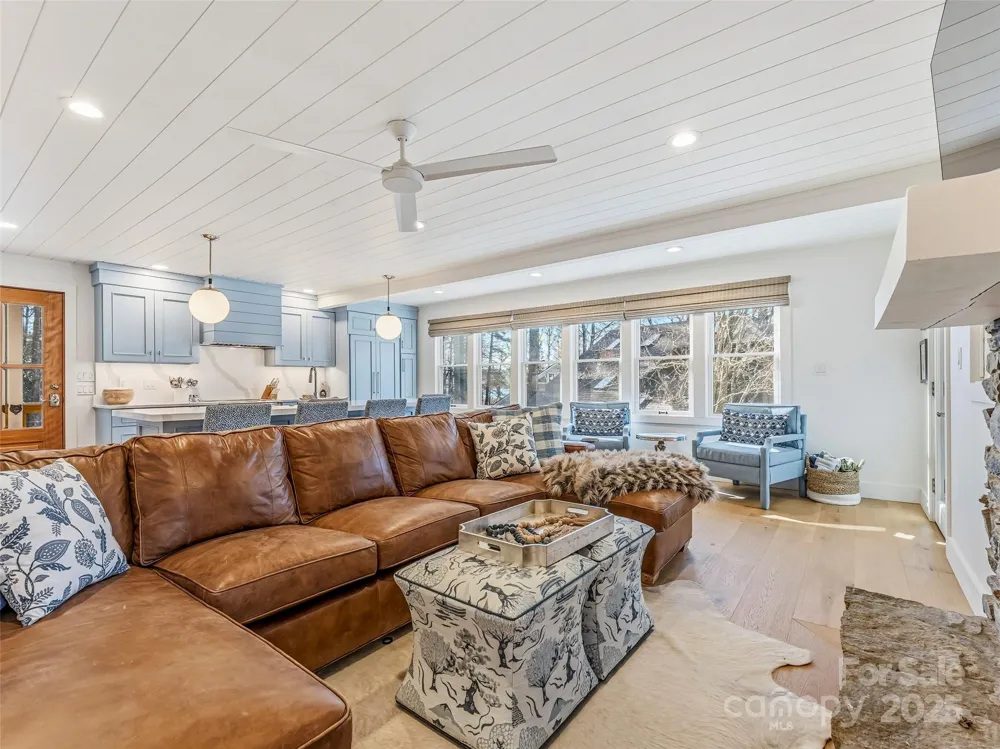 40 Toxaway Landing Drive Lake Toxaway, NC 28747