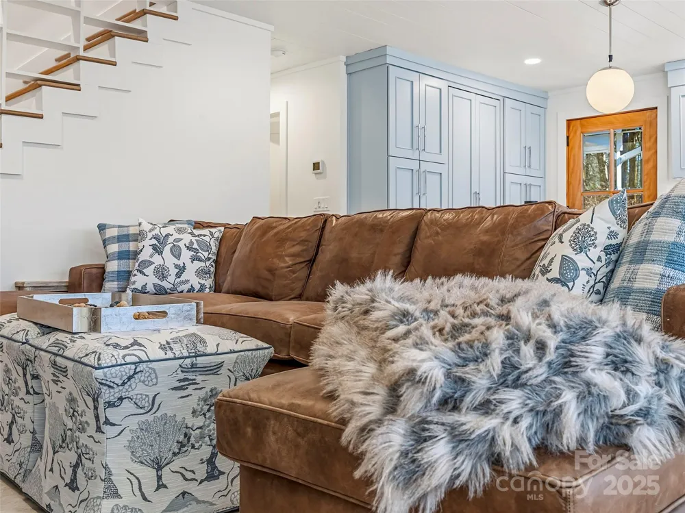 40 Toxaway Landing Drive Lake Toxaway, NC 28747