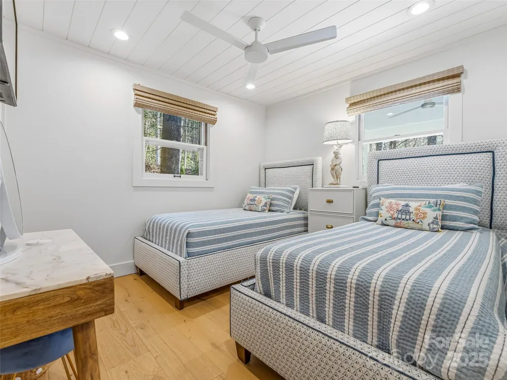 40 Toxaway Landing Drive Lake Toxaway, NC 28747