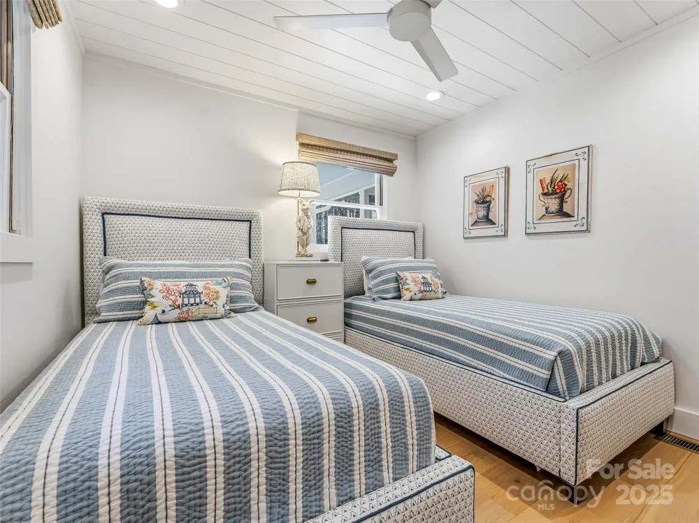 40 Toxaway Landing Drive Lake Toxaway, NC 28747