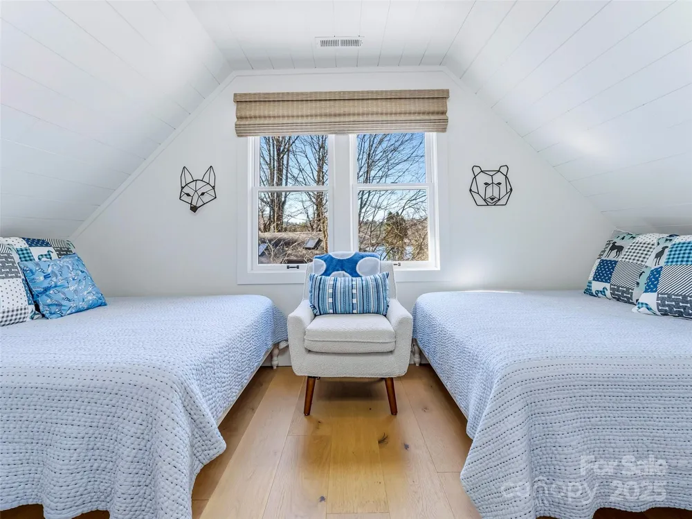 40 Toxaway Landing Drive Lake Toxaway, NC 28747