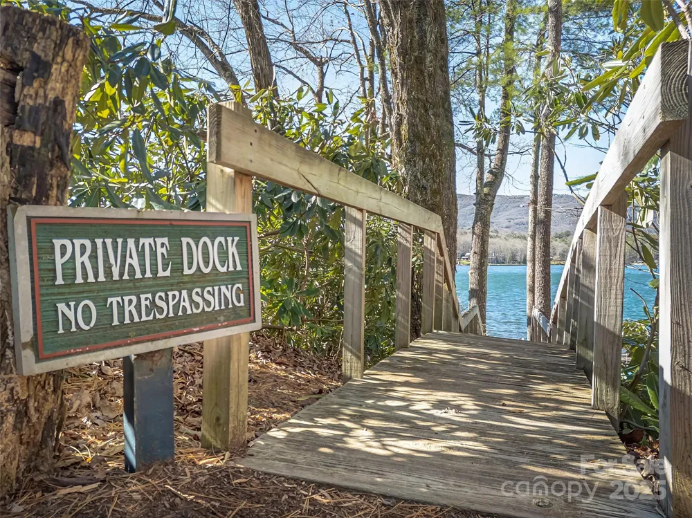 40 Toxaway Landing Drive Lake Toxaway, NC 28747