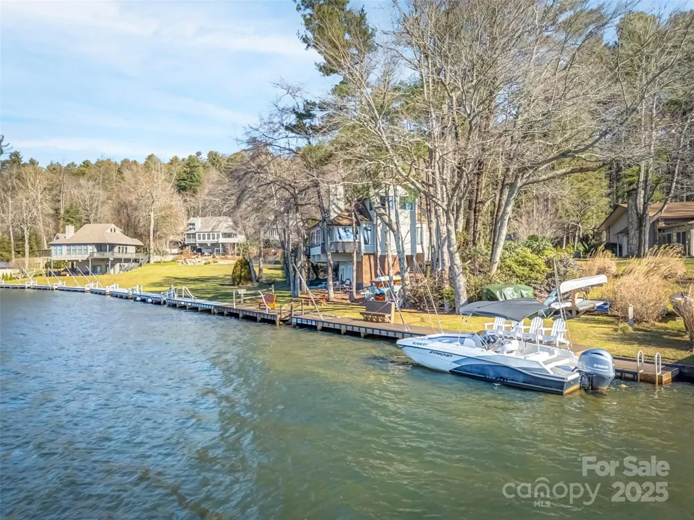 40 Toxaway Landing Drive Lake Toxaway, NC 28747