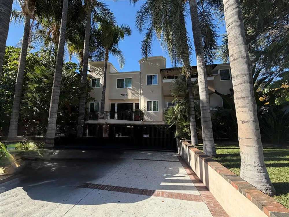 7013 Haskell Van Nuys, CA 91406