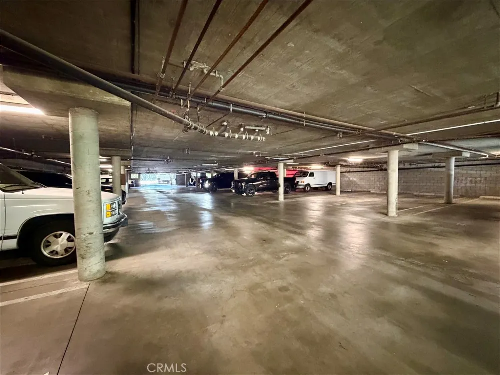 7013 Haskell Van Nuys, CA 91406