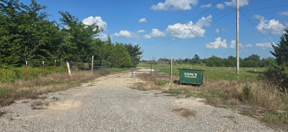 28761 Johnson Road Maud, OK 74854