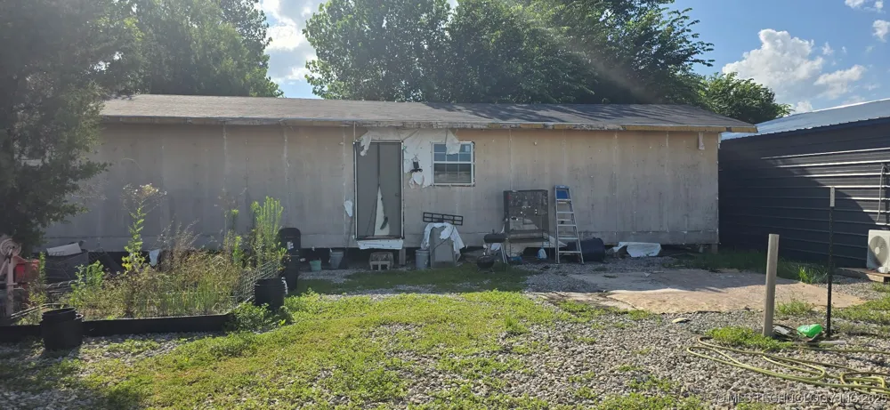 28761 Johnson Road Maud, OK 74854