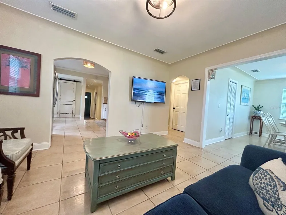 5618 20TH AVENUE S Gulfport, FL 33707