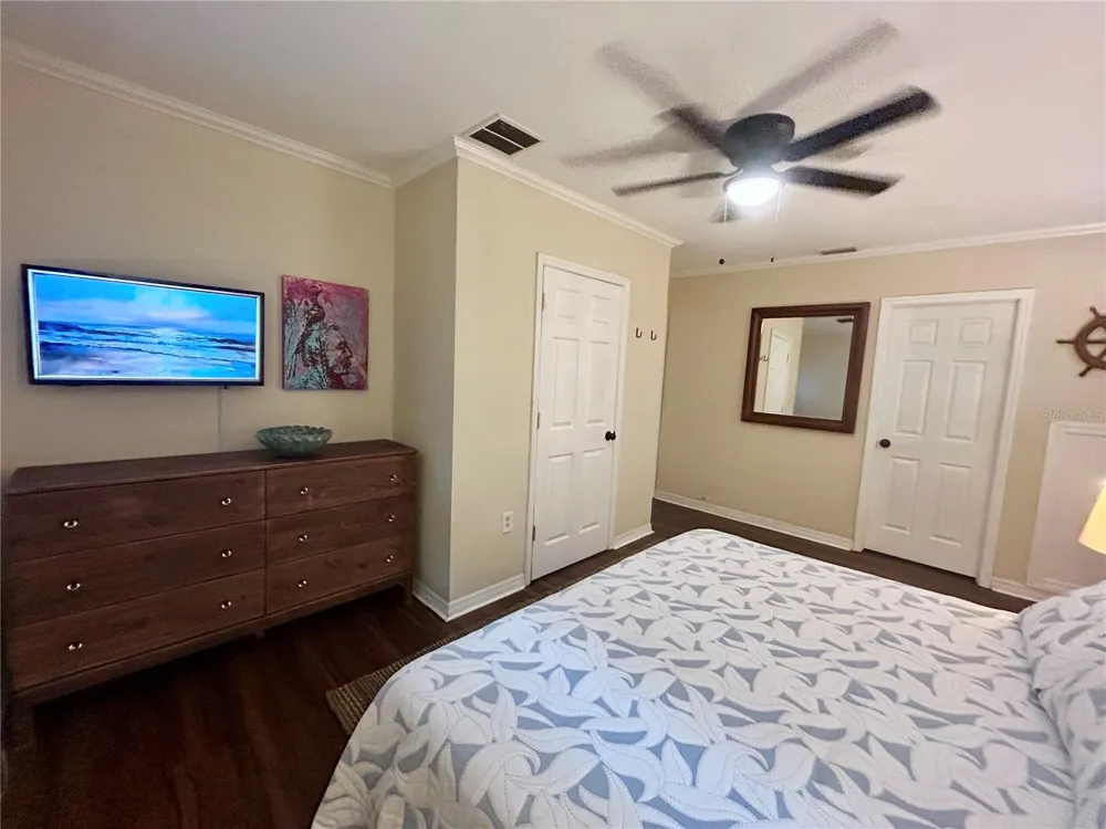5618 20TH AVENUE S Gulfport, FL 33707