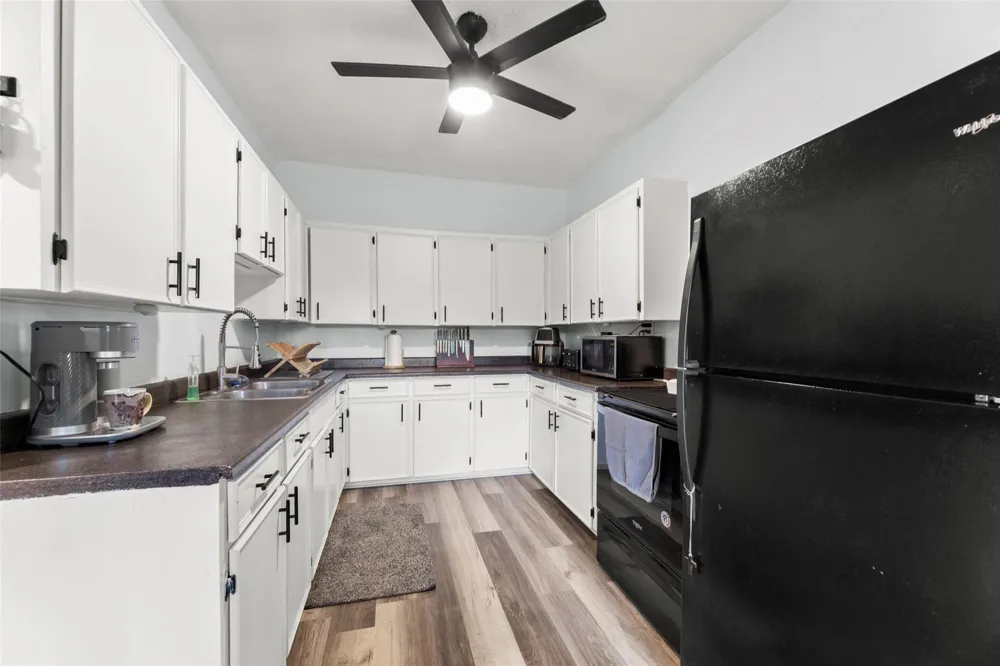 703 Pecan Valley Drive Wharton, TX 77488
