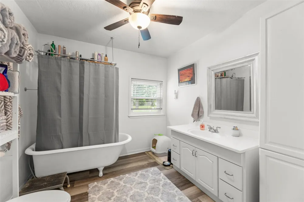 703 Pecan Valley Drive Wharton, TX 77488