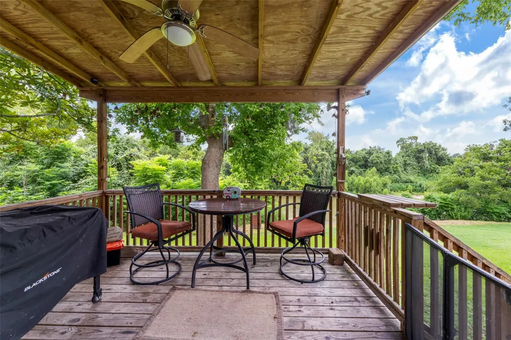 703 Pecan Valley Drive Wharton, TX 77488