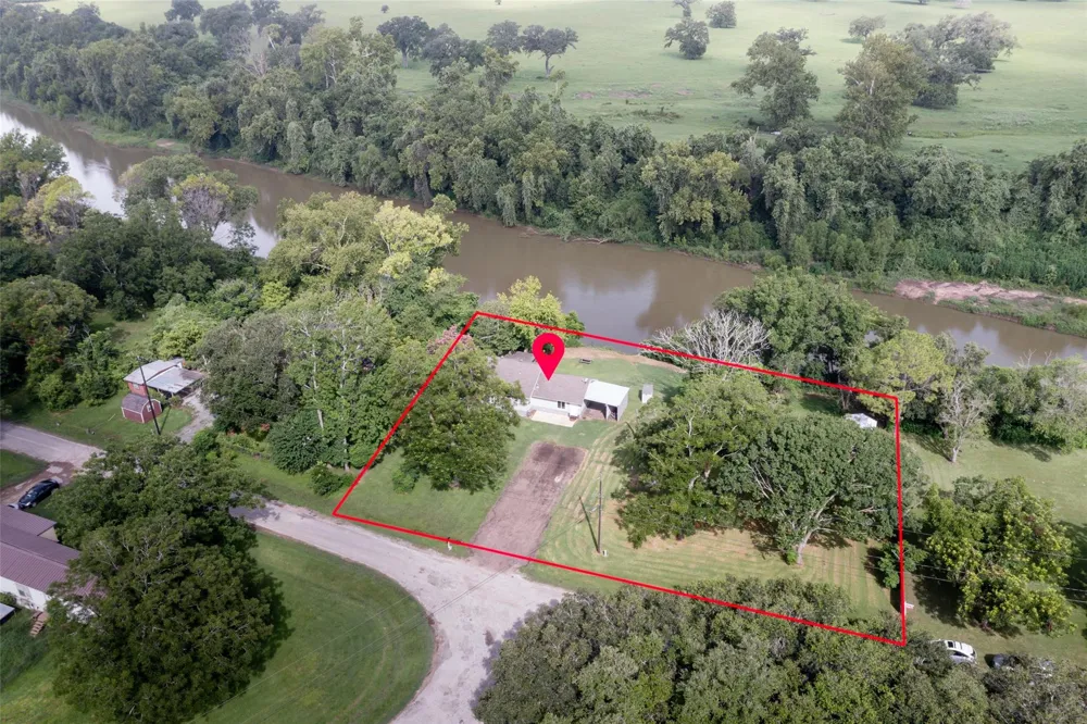 703 Pecan Valley Drive Wharton, TX 77488