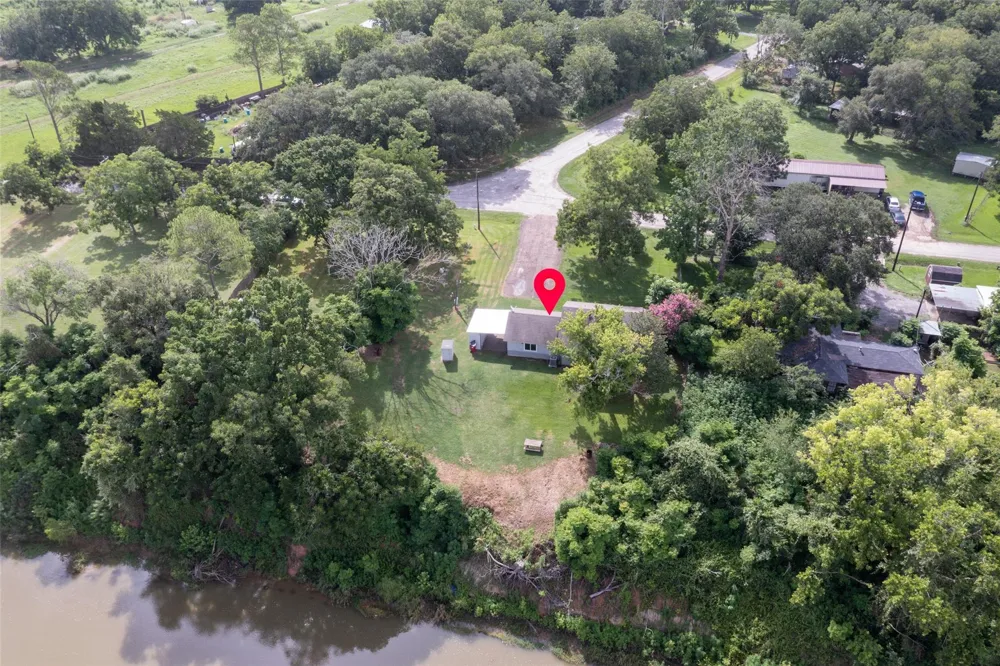 703 Pecan Valley Drive Wharton, TX 77488