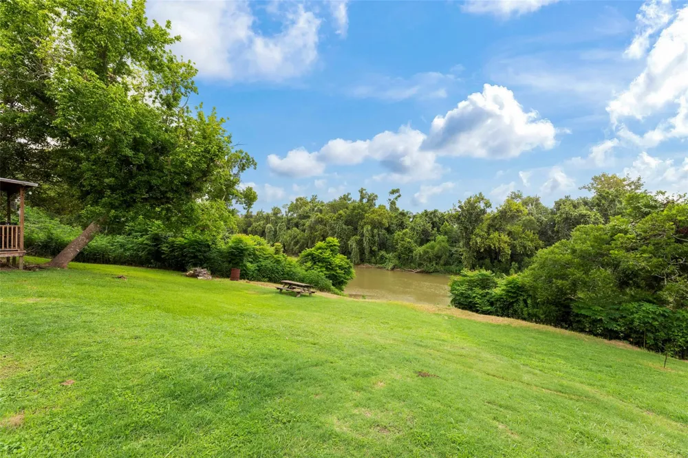 703 Pecan Valley Drive Wharton, TX 77488