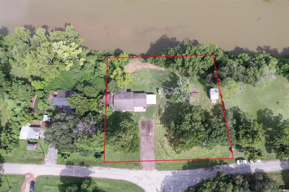 703 Pecan Valley Drive Wharton, TX 77488