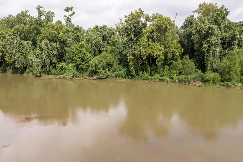 703 Pecan Valley Drive Wharton, TX 77488