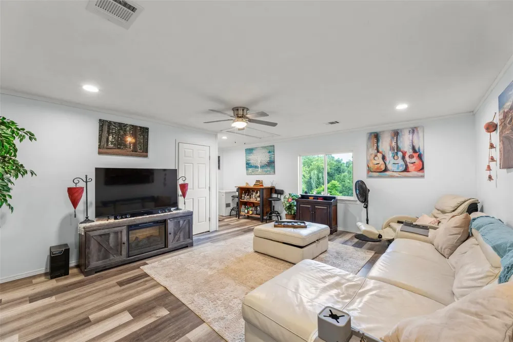 703 Pecan Valley Drive Wharton, TX 77488