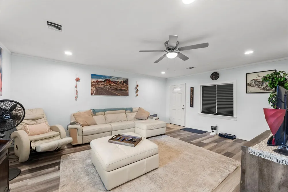 703 Pecan Valley Drive Wharton, TX 77488