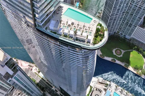 300 Biscayne Blvd Way #3704C