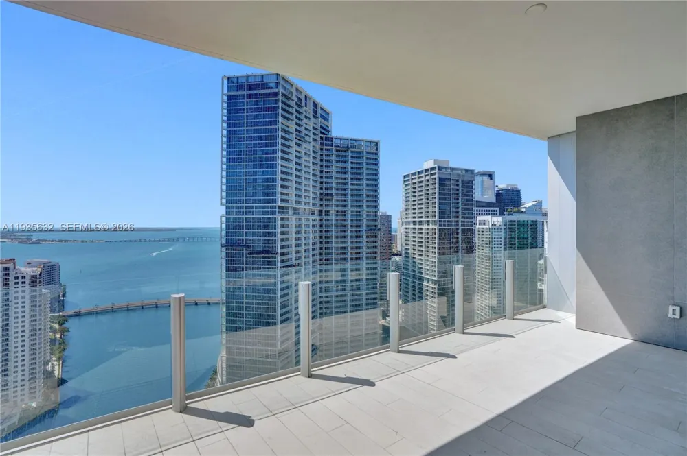 300 Biscayne Blvd Way #3704C Miami, FL 33131