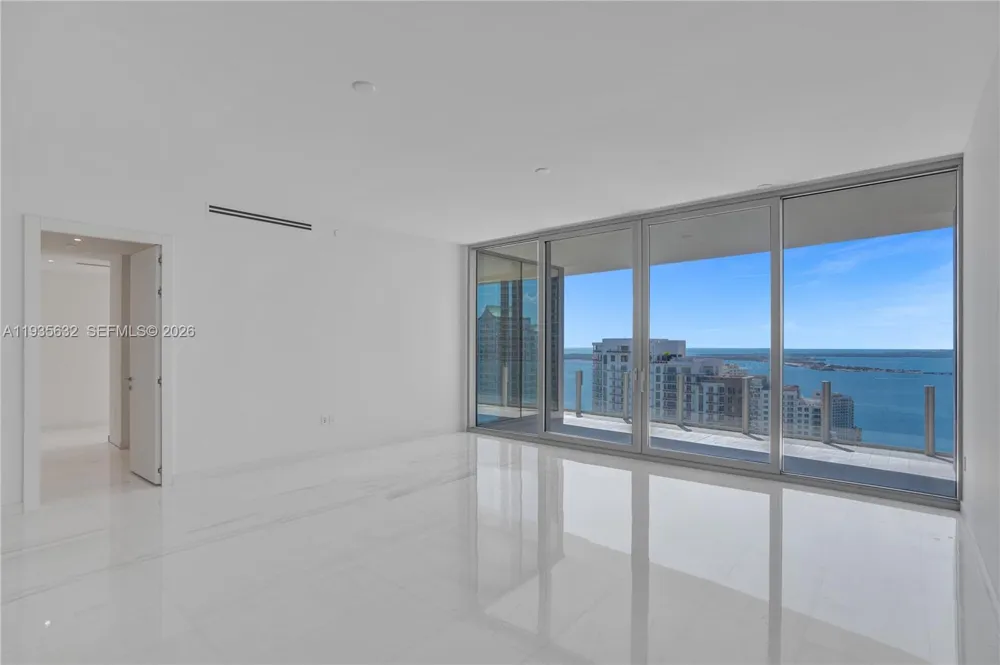 300 Biscayne Blvd Way #3704C Miami, FL 33131