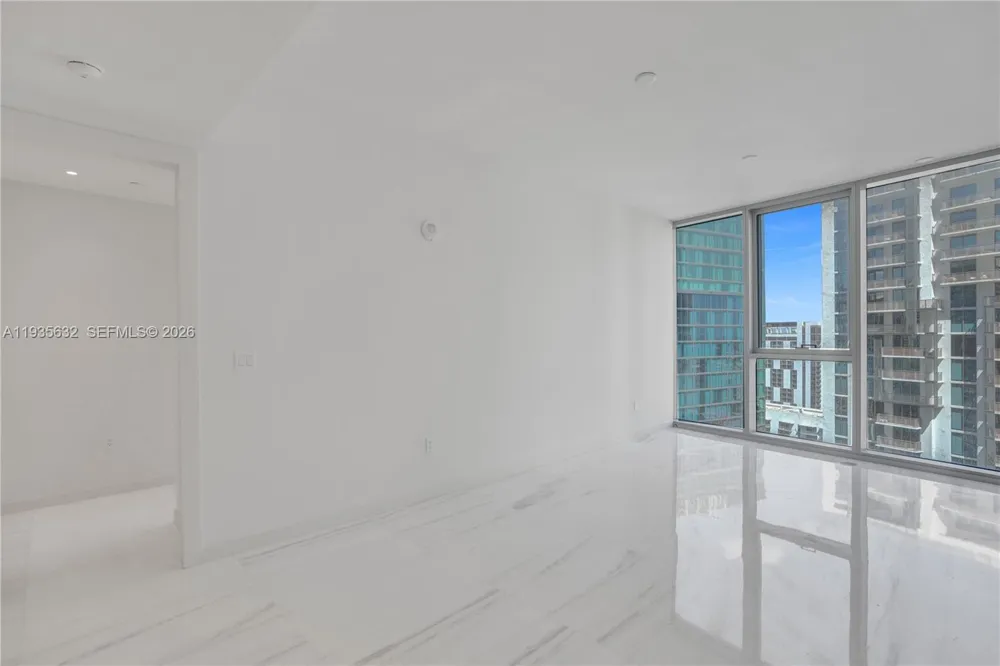 300 Biscayne Blvd Way #3704C Miami, FL 33131