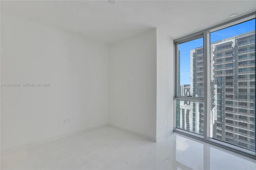 300 Biscayne Blvd Way #3704C Miami, FL 33131