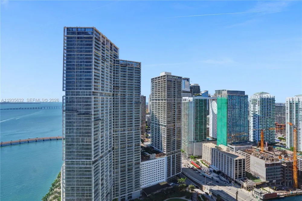 300 Biscayne Blvd Way #3704C Miami, FL 33131