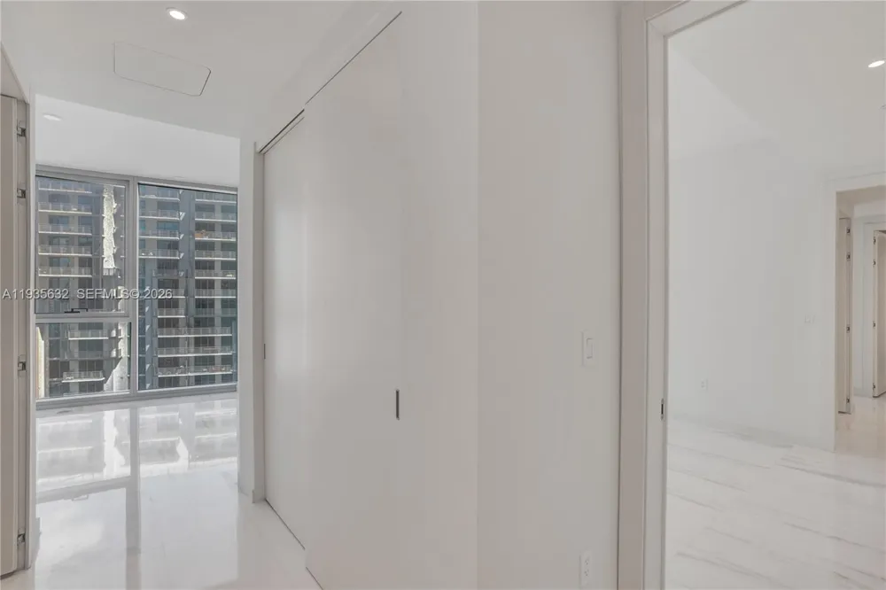 300 Biscayne Blvd Way #3704C Miami, FL 33131