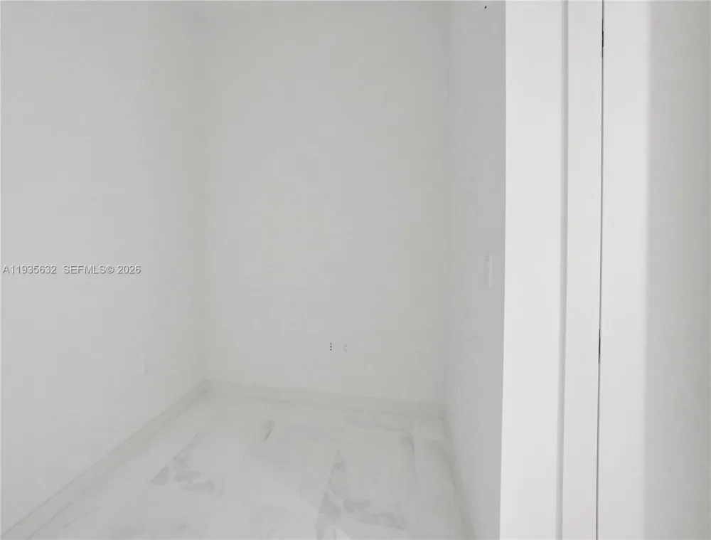300 Biscayne Blvd Way #3704C Miami, FL 33131