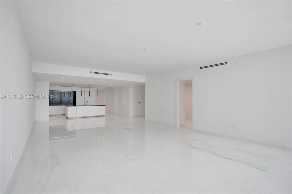 300 Biscayne Blvd Way #3704C Miami, FL 33131