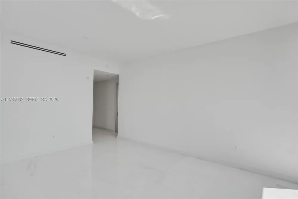 300 Biscayne Blvd Way #3704C Miami, FL 33131