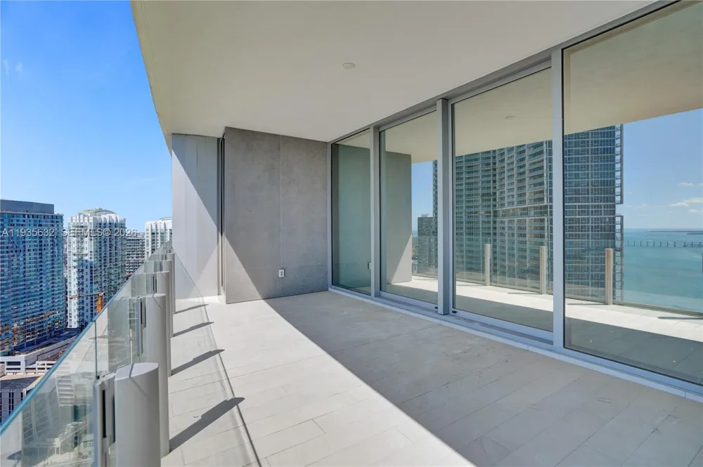 300 Biscayne Blvd Way #3704C Miami, FL 33131