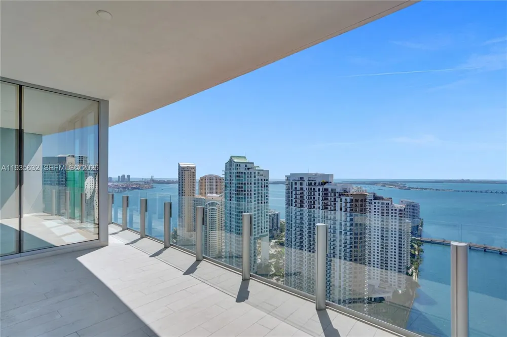 300 Biscayne Blvd Way #3704C Miami, FL 33131
