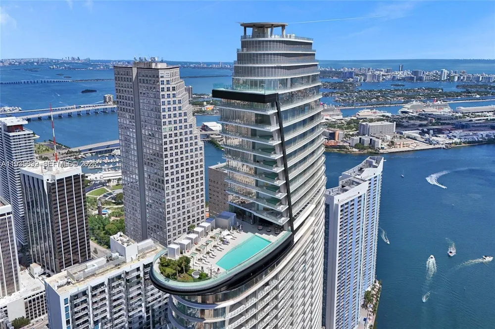 300 Biscayne Blvd Way #3704C Miami, FL 33131