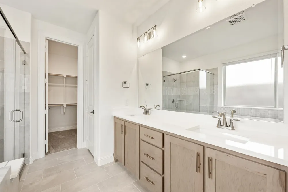 2300 Legacy Oaks Lane Bedford, TX 76021