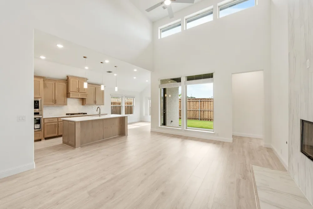 2300 Legacy Oaks Lane Bedford, TX 76021