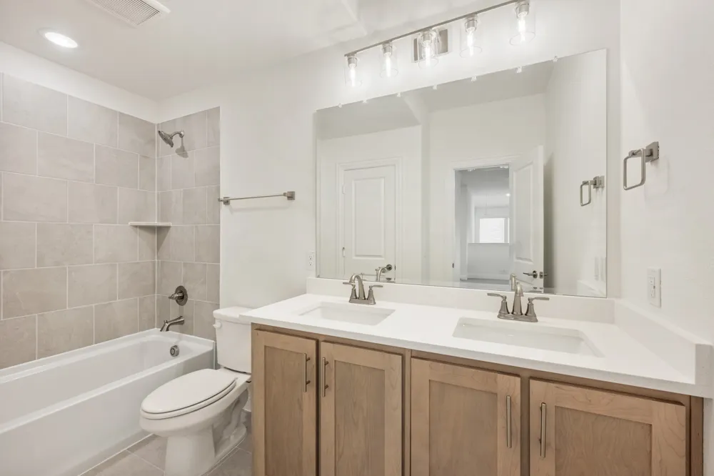 2300 Legacy Oaks Lane Bedford, TX 76021