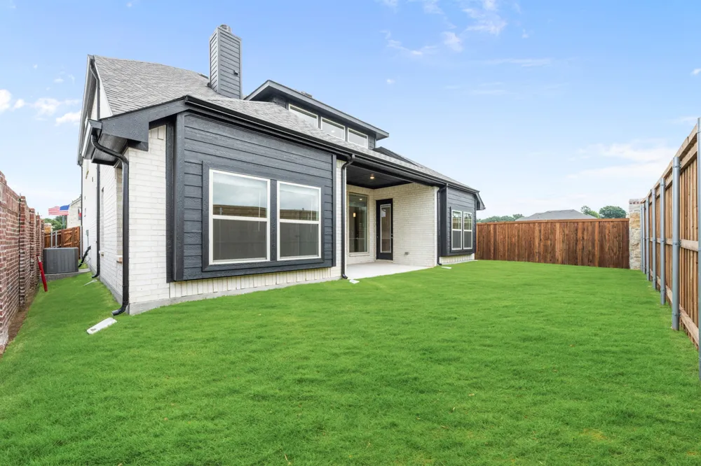 2300 Legacy Oaks Lane Bedford, TX 76021