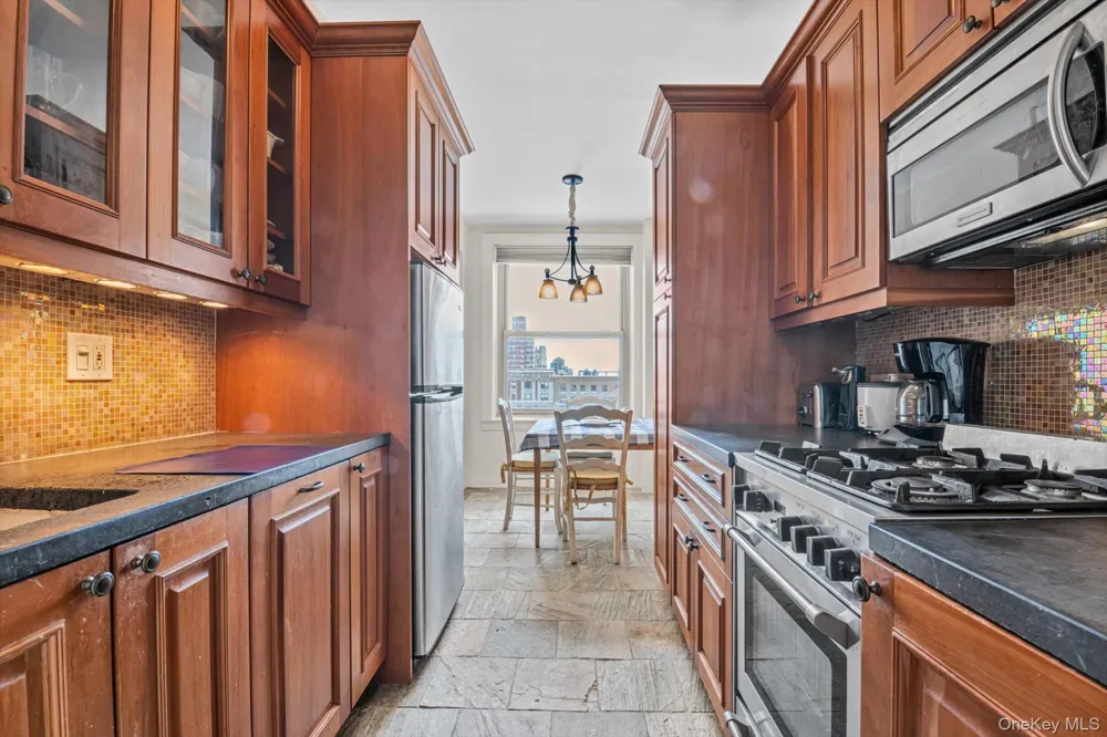 390 Riverside Drive #12AC New York (Manhattan), NY 10025